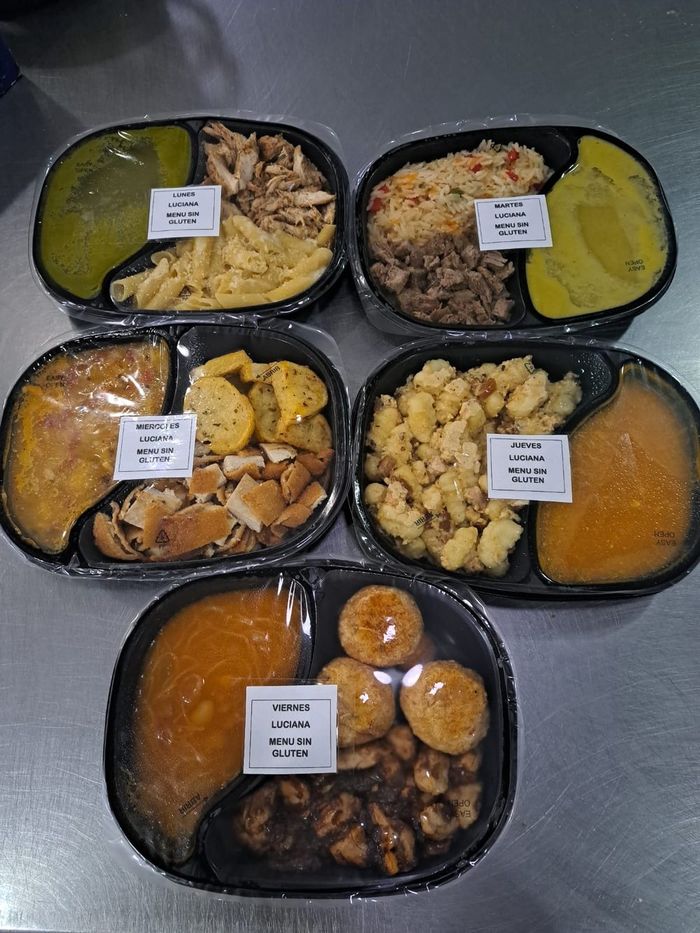 Viandas de ñoquis con boloñesa y ensalada